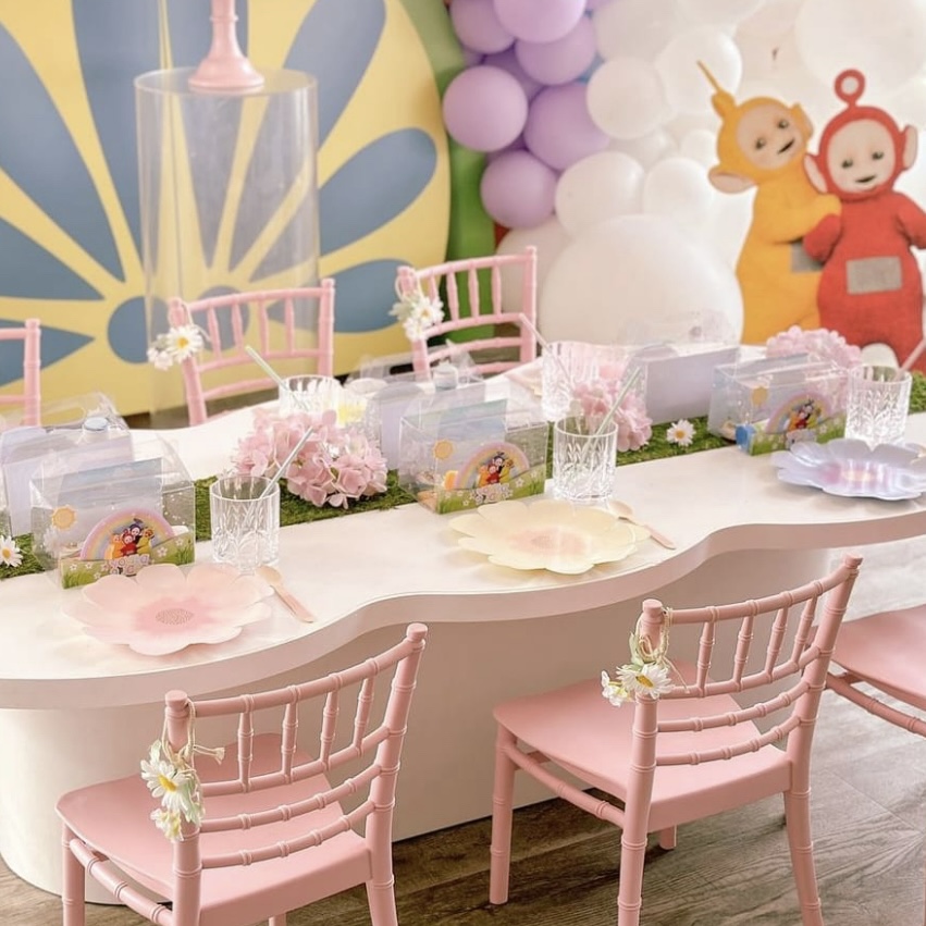 Roze kinderstoelen huren Almere