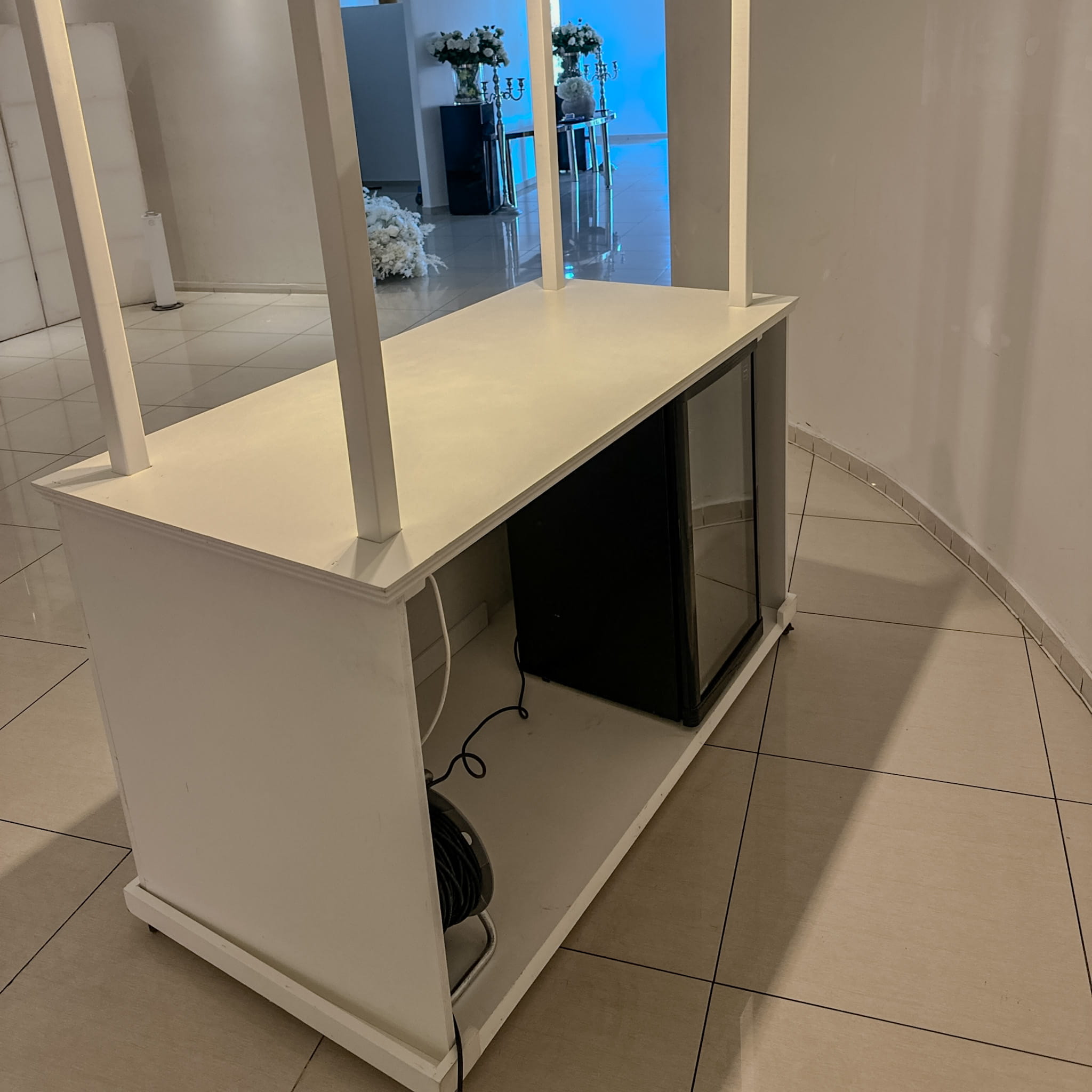 Rechte promotiebar met LED verlichting huren - Afbeelding 5
